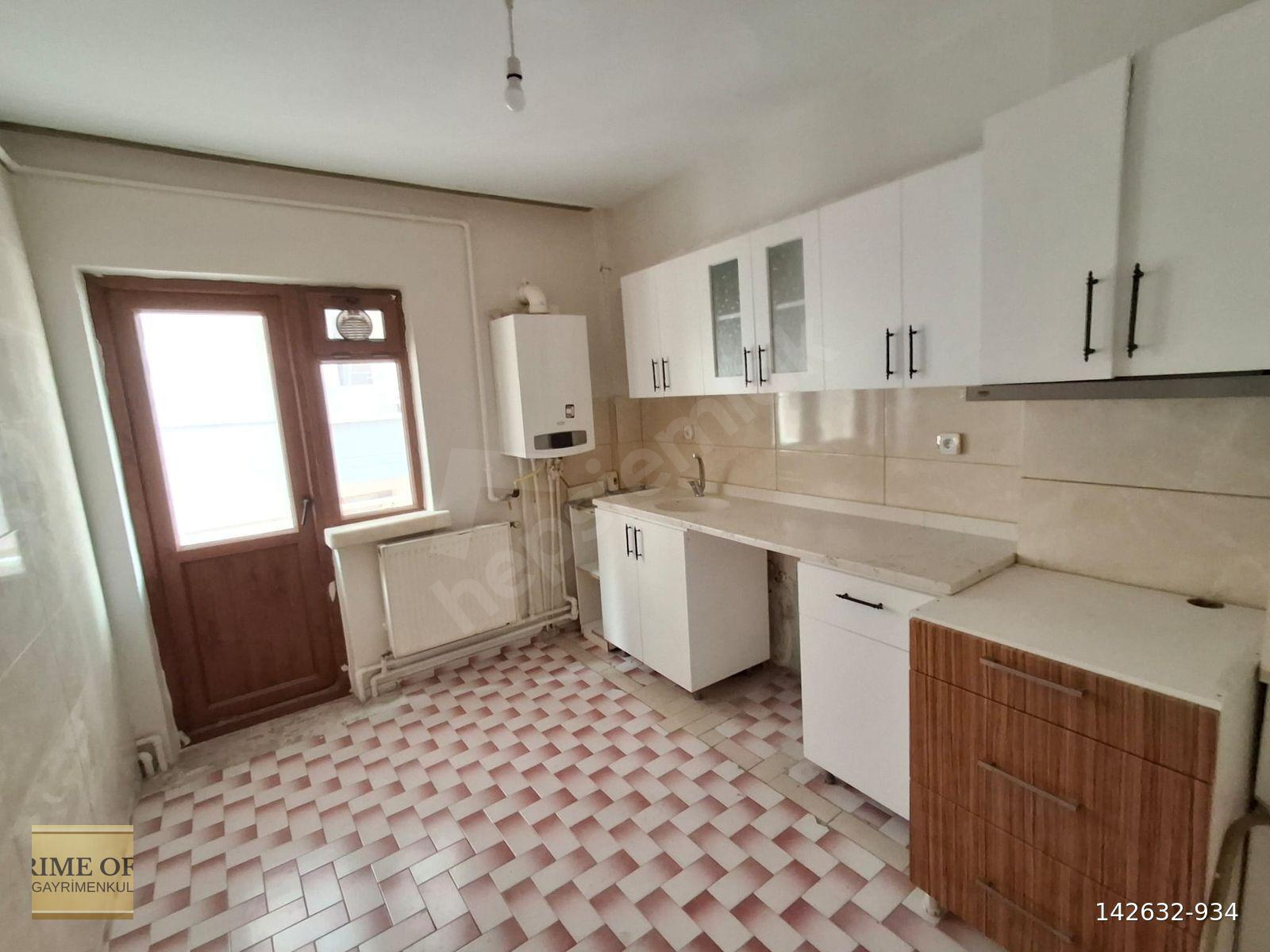 CADDE ÜZERİ MERKEZİ BÖLGEDE 3+1 KİRALIK DAİRE