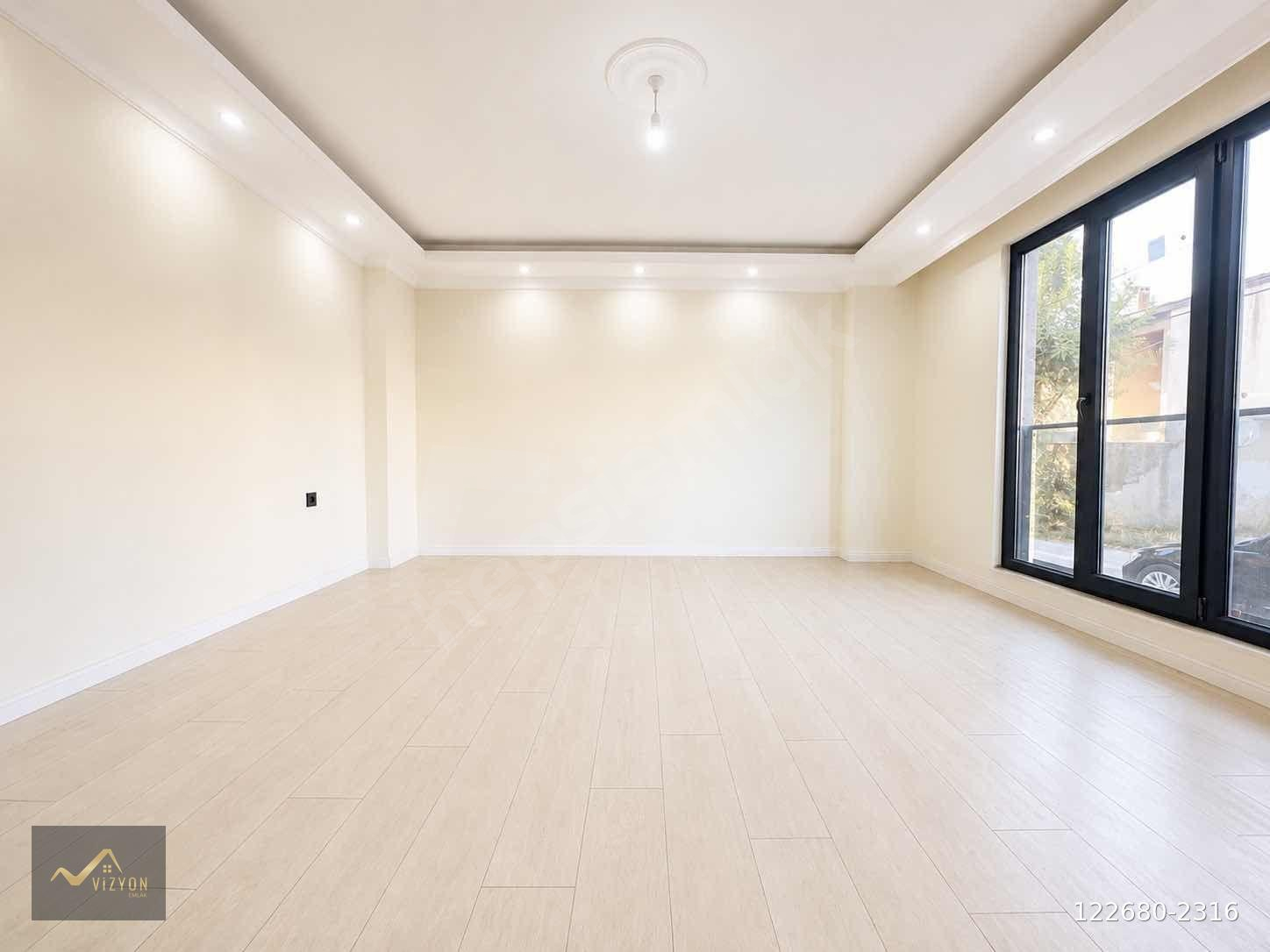 VİZYON EMLAK'TAN CADDE YAKINI ÖNÜ KAPANMAZ 2+1 DAİRE