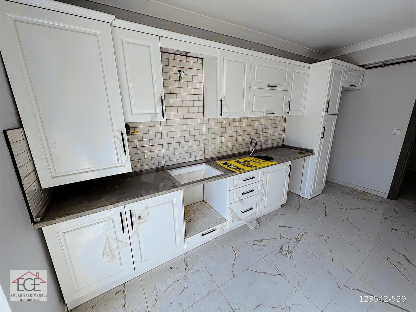 EGE EMLAKTAN İPSALA MERKEZ 112 m2 GENİŞ FERAH 2+1 DAİRE
