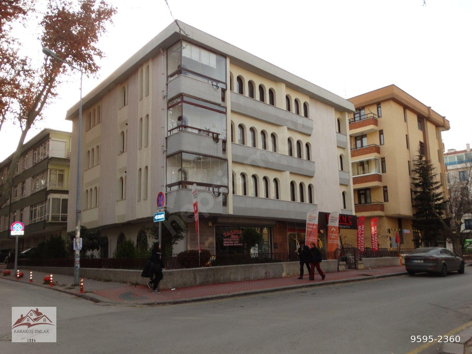 BAHÇELİEVLERDE CENGİZHAN CAD.ÜZERİNDE 4+1 3.KAT. 200M2 KATTA TEK DAİRE ASANSÖRLÜ KARAKUŞTAN