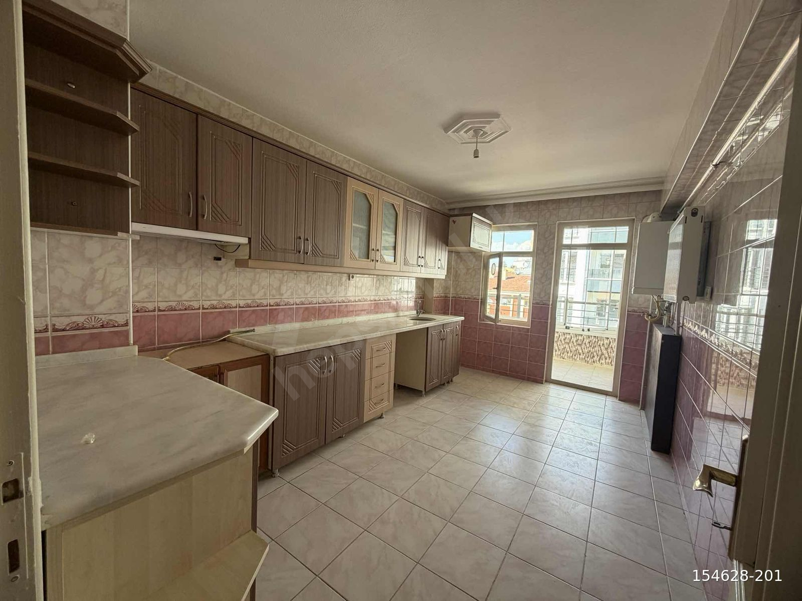 CARŞI MERKEZDE KIRALIK DAİRE