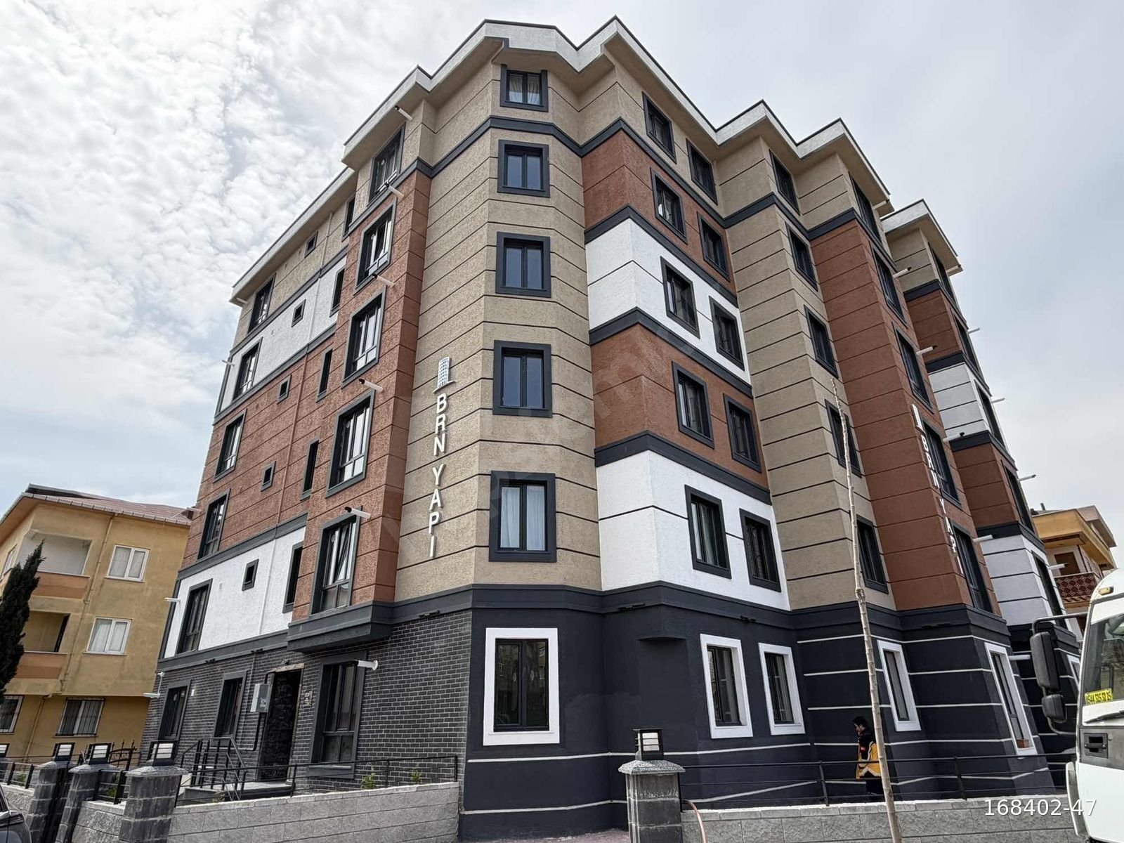 KAYIŞDAĞI MAH. | SIFIR BİNA | ARA KAT | 1+1 SATILIK BOŞ DAİRE