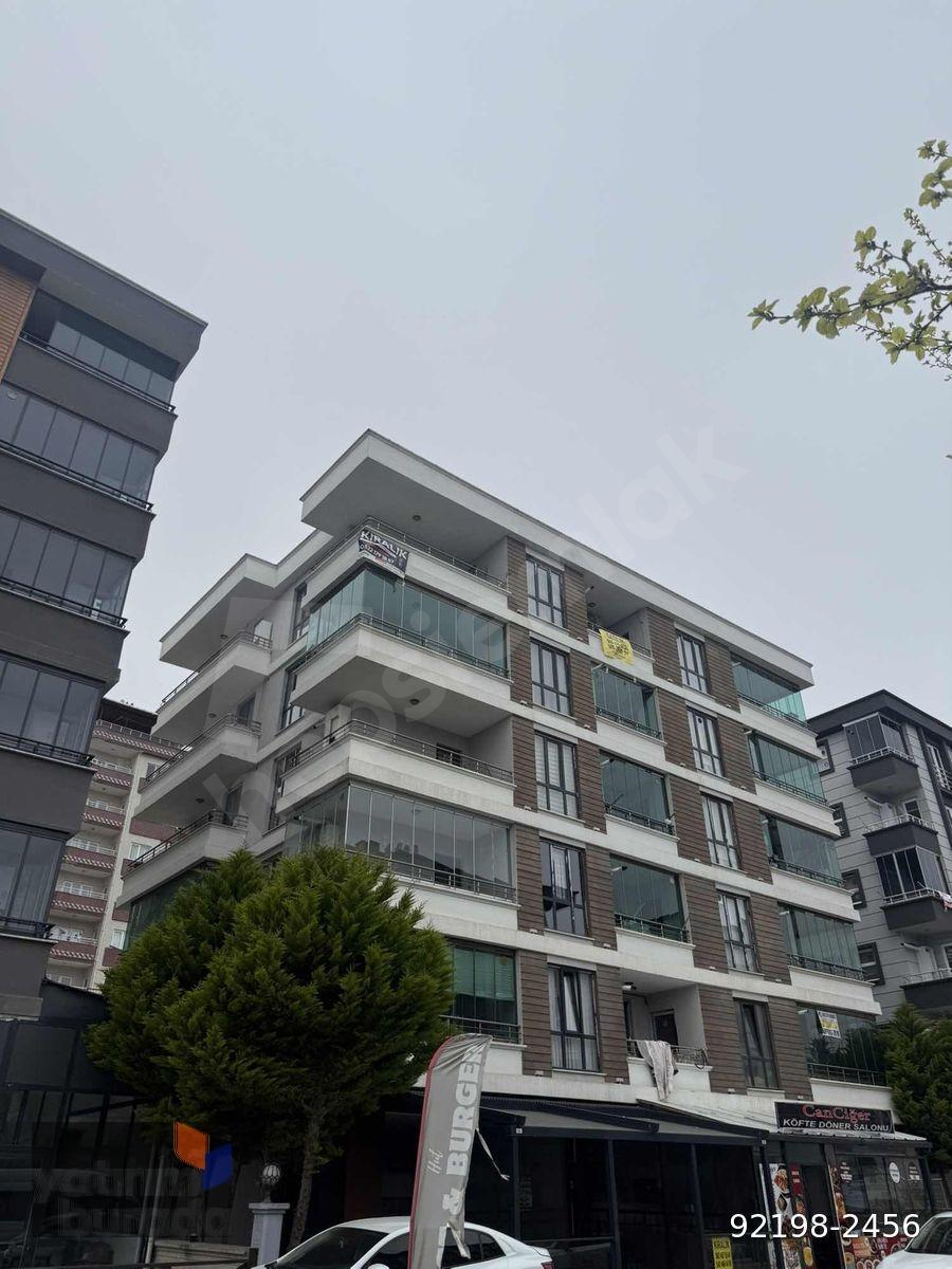 DENİZE 1 SOKAK MESAFEDE ENFES KONUMDA FULL EŞYALI KİRALIK 2+1