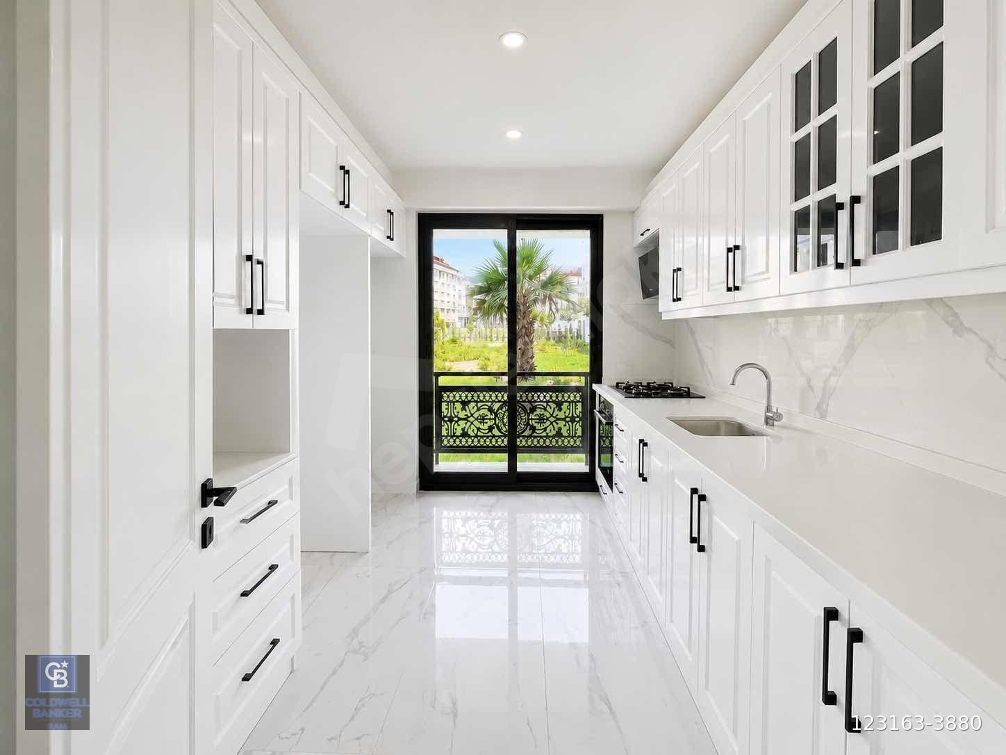 ARNAVUTKÖY BEYAZ İNCİ SİTESİNDE 3+1 LÜKS DAİRE