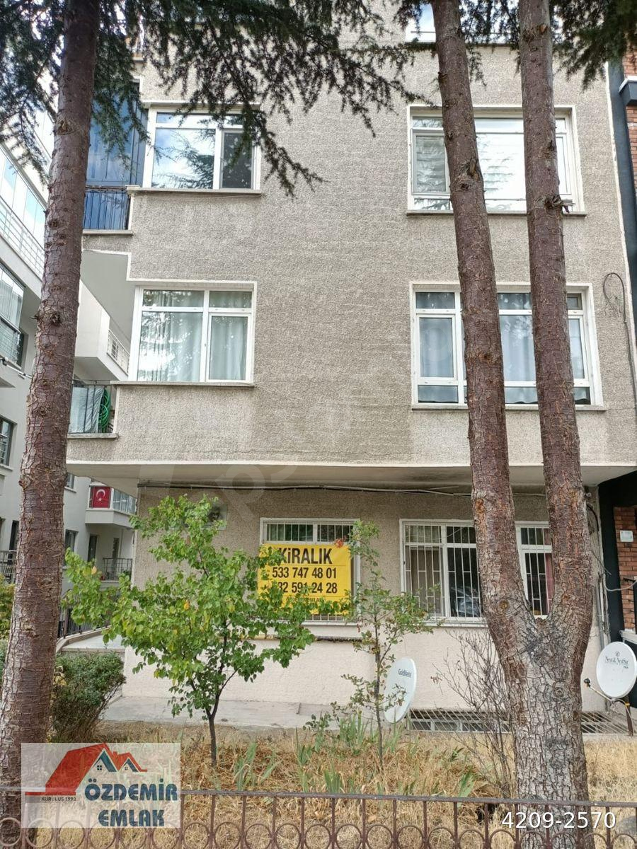 ÖZDEMİR'DEN EMEK MERKEZİ KONUMDA KOMBİLİ ÖN 2+1