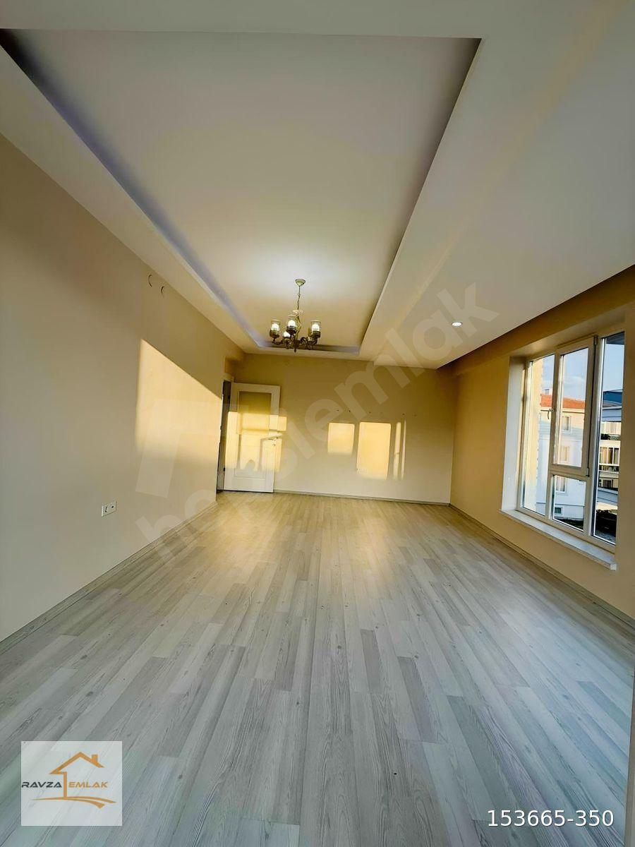 FATİH MAHALLESİN DE LÜKS,KAPALI OTO PARKLI KİRALIK 3+1 DAİRE