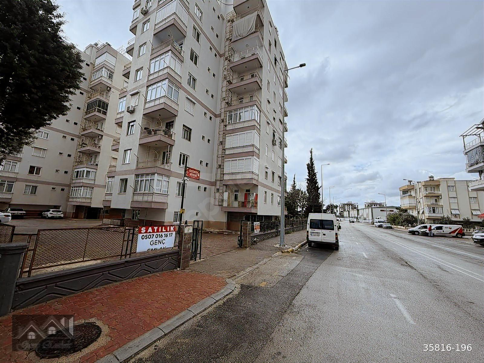 GENÇ EMLAKTAN ASANSÖRLÜ BAKIMLI ARA KATTA 3+1 DAİRE
