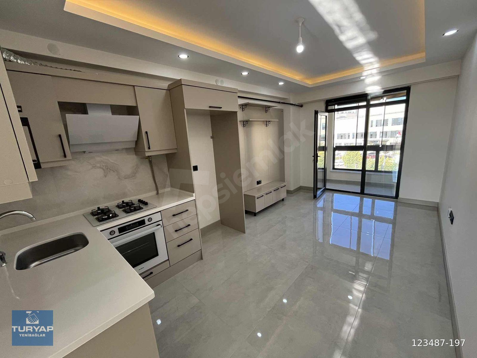 TURYAP YENİBAĞLAR ŞEHİR HASTANESİ KARŞISI LÜX SATILIK 1+1 DAİRE