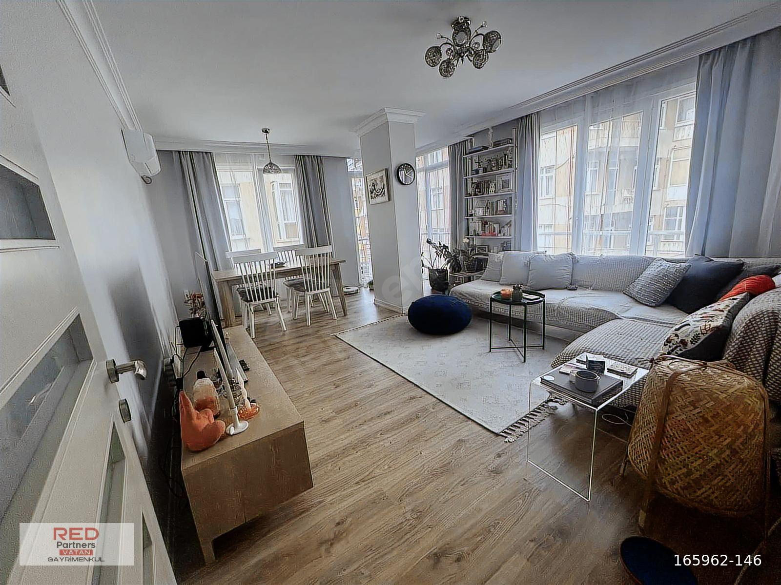 MALTEPE ALTAYÇEŞMEDE SAHİLE YÜRÜME MESAFESİNDE 3+1 SATILIK DAİRE