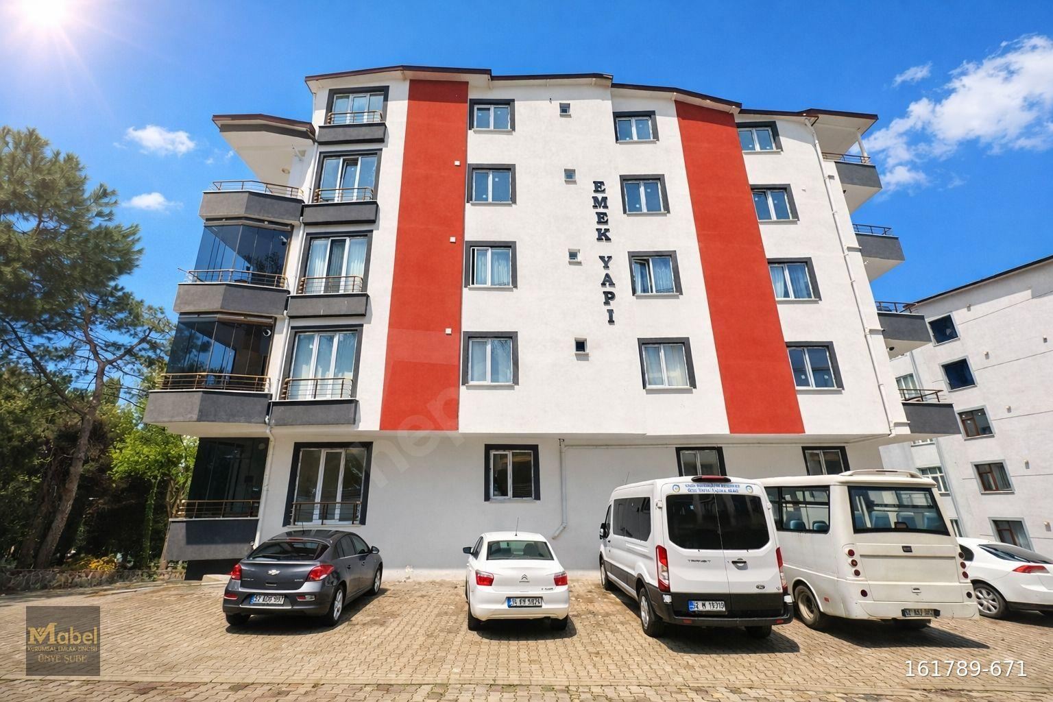 MABELDEN ATATÜRK MAHALESİNDE CAM BALKON TAKILI 1+1 DAİRE