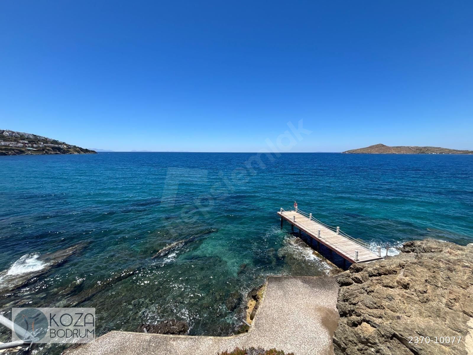 Bodrum Yalıkavakta Denize Sıfır Sitede Satılık Bahçe Katı Daire