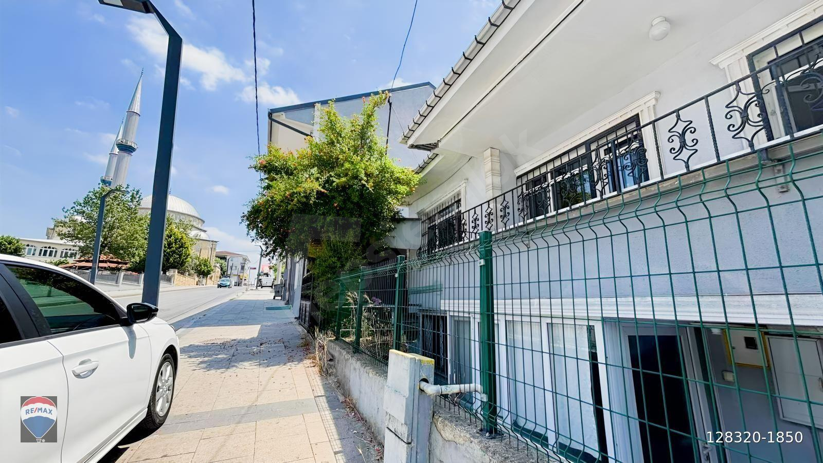 Adapazarı Hızırtepe SGK Karşısı 3+1 Kiralık Giriş Kat Daire
