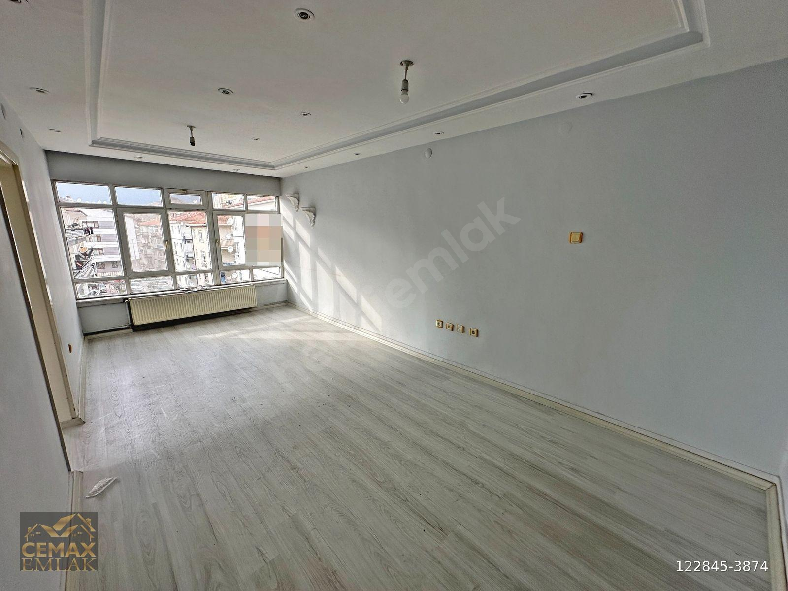 DİKİMEVİ METRO YAKINI KATTA ÖN CEPHEDE BAKIMLI 3+1 KİRALIK DAİRE
