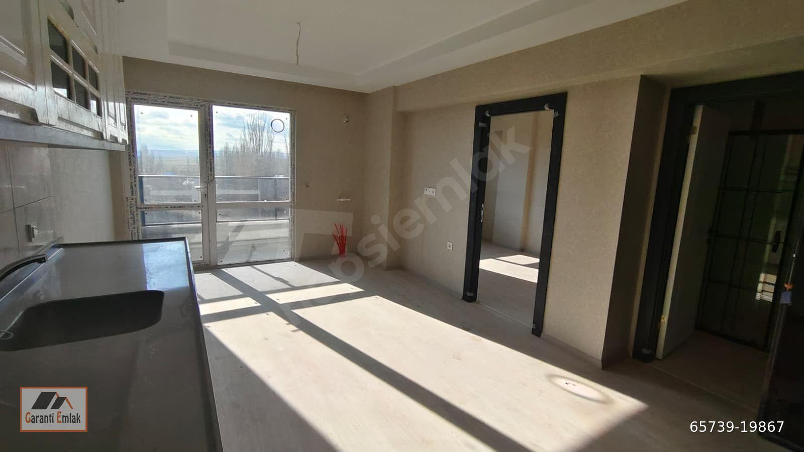 GARANTİ EMLAK'TAN ÇUBUK DUMLUPINAR'DA SATILIK 1+1 ARA KAT DAİRE