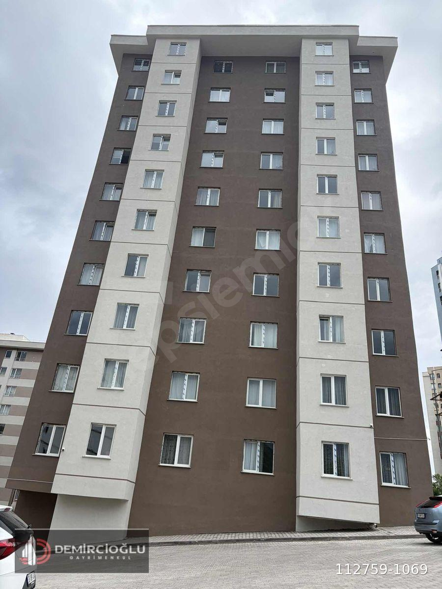 TRAMVAYA KOMŞU//3,5+1 LÜKS DAİRE