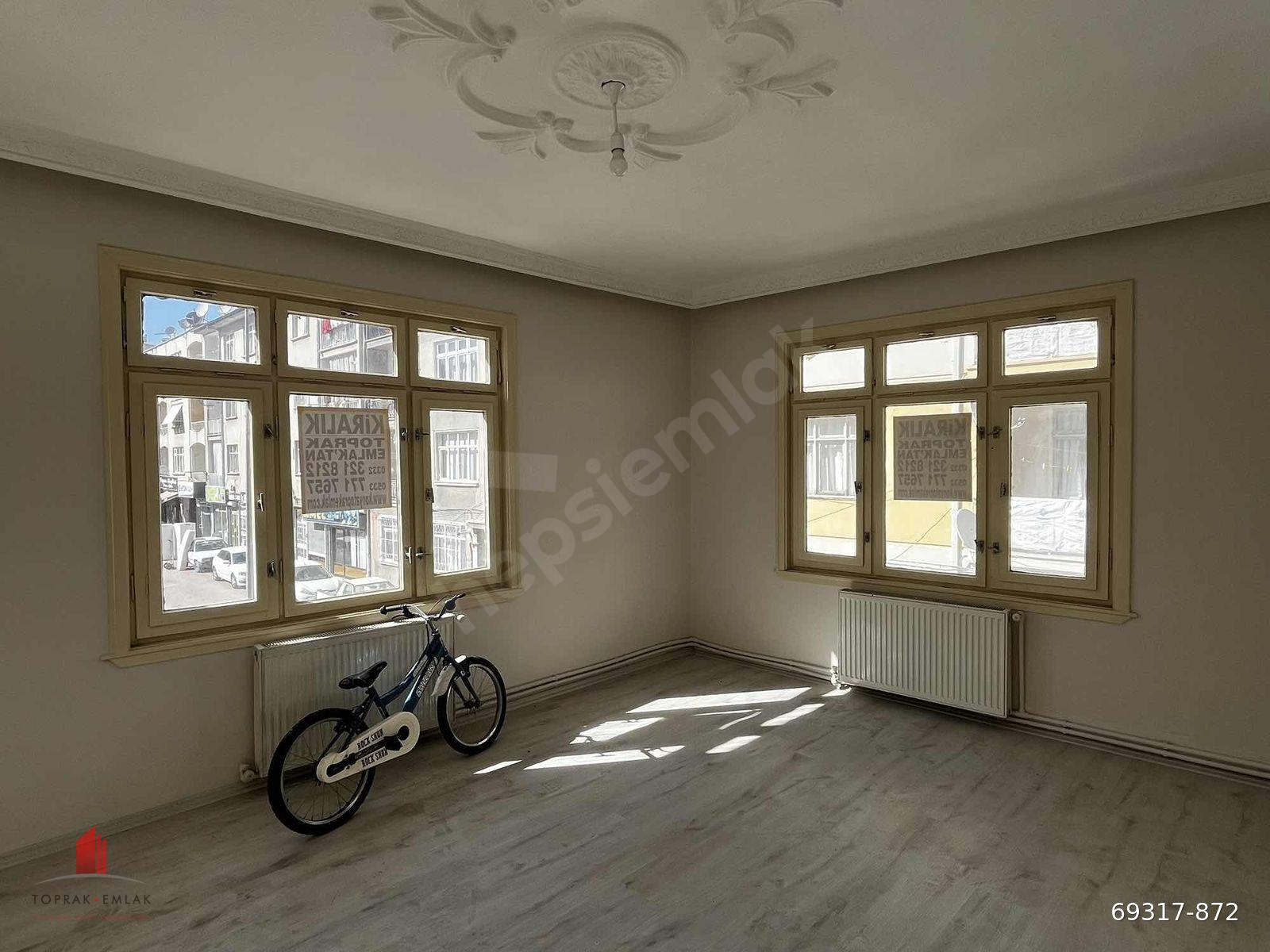 İhsaniye'de Yeni Bakım Yapılmış 3+1 Arakat Kiralık Daire