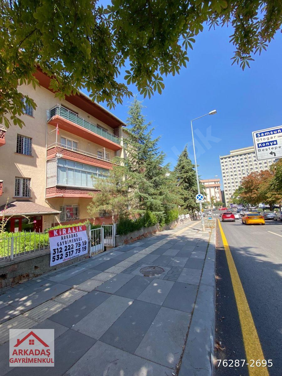 GAZİ HASTANESİNE YAKIN İSRAİLEVLERİNDE BAHÇE KULLANIMLI TEMİZ 2+1