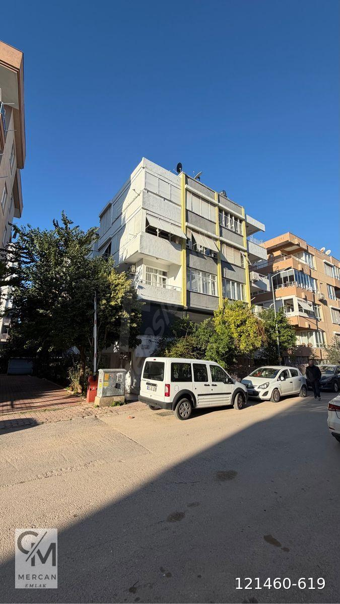 GENÇLİK MAH.IŞIKLAR CAD.YAKINI GENİŞ 2+1 GİRİŞ KATI