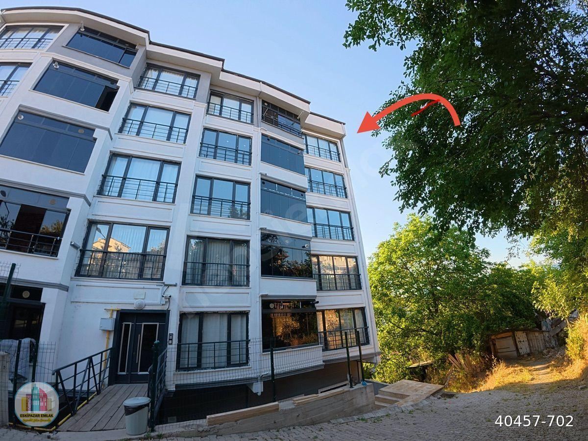 ESKİPAZAR ÇARŞI MERKEZİNDE KOMBİLİ ASANSÖRLÜ EBEVEYN BANYOLU 3+1 SATILIK DAİRE
