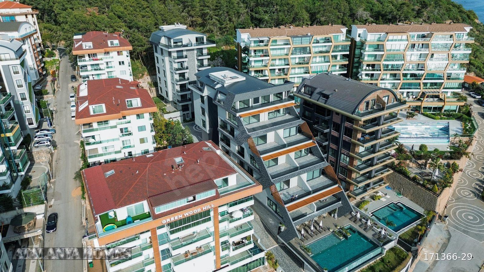 Alanya Kargıcak'da Satılık Denize Sıfır Deniz Manzaralı Ful Lüks Eşyalı 2+1 Daire