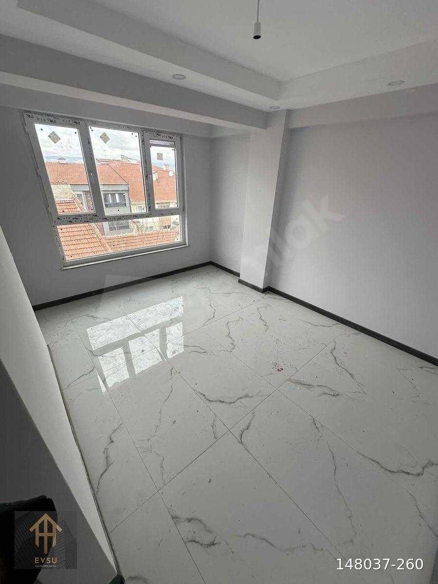 EMEK MAHALLESİ ÖMÜR SOKAK SATILIK 2+0 AYRI MUTFAKLI DAİRE
