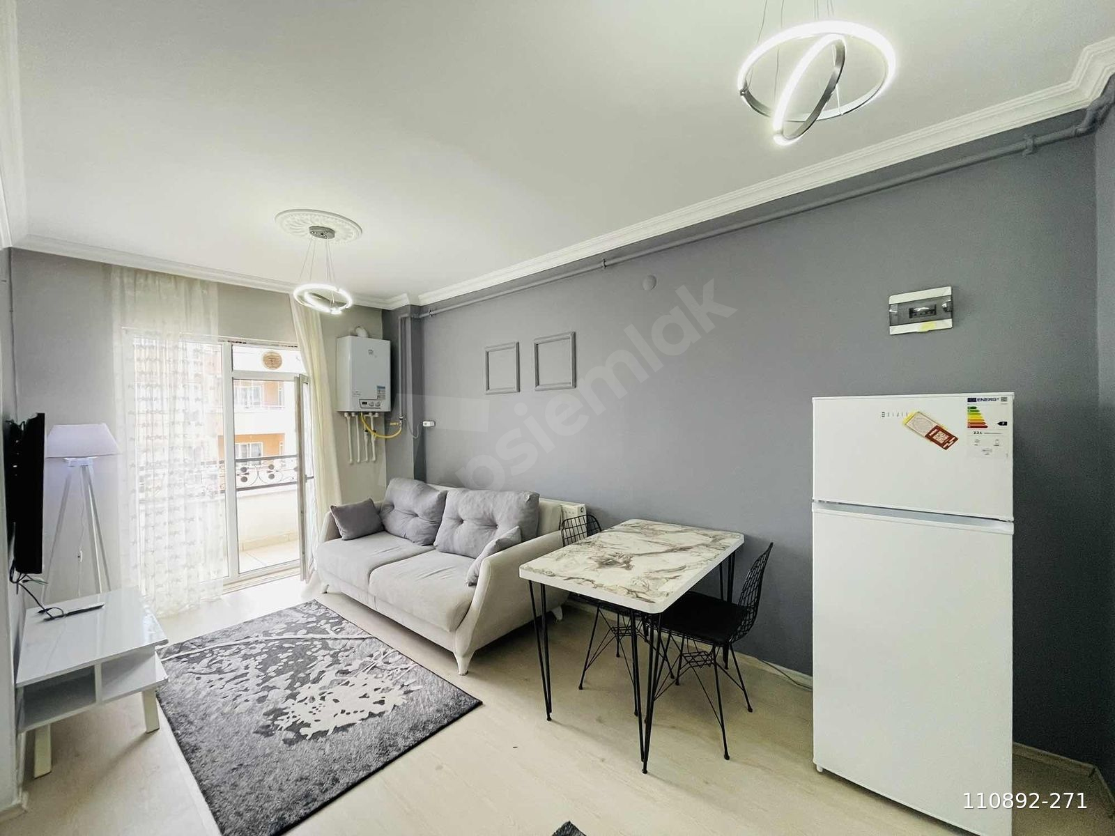MEVSİM EMLAKTAN BEŞYOLDA SATILIK LÜKS 1+1 EŞYALI DAİRE