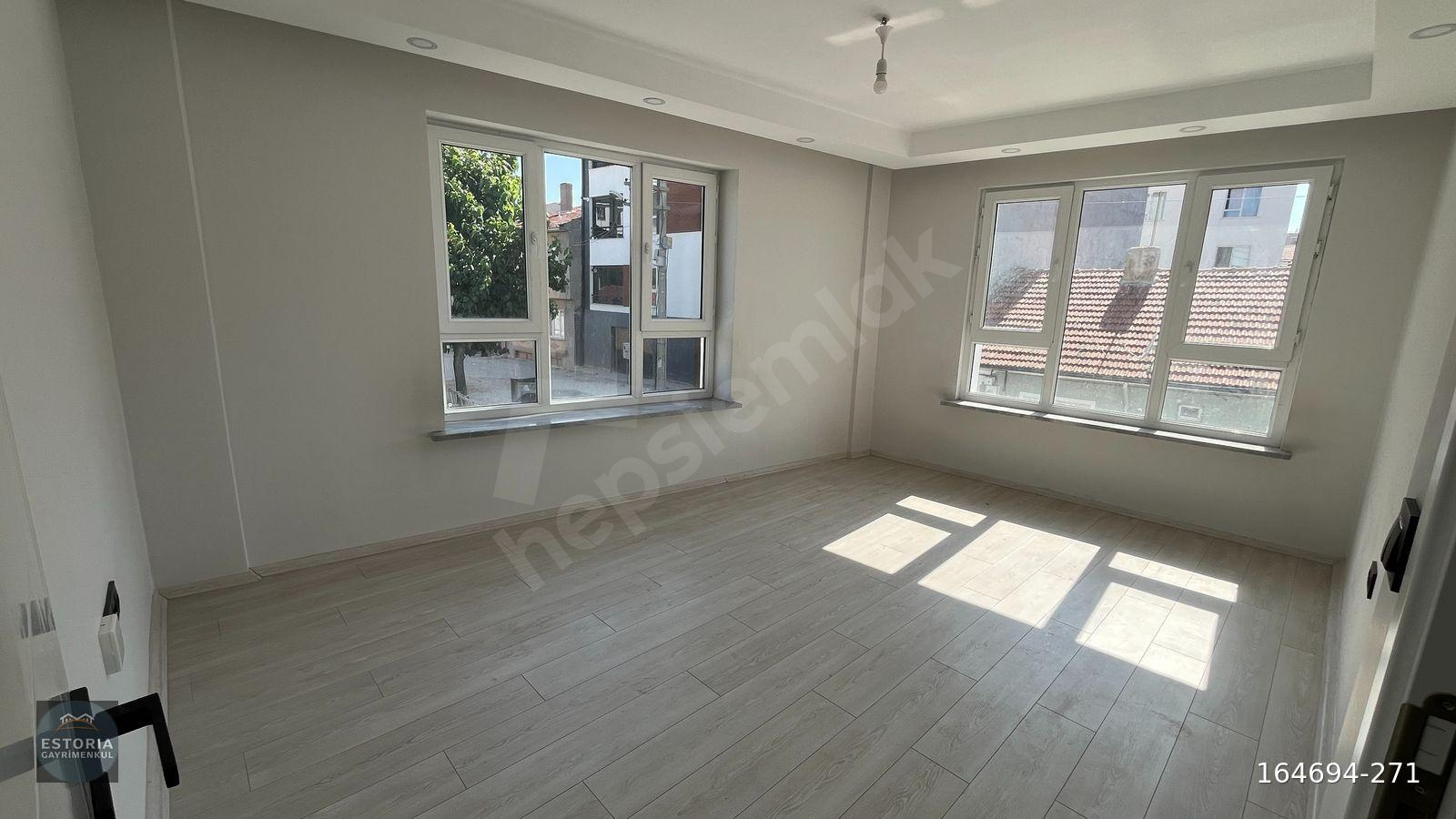 ESTORIA'DAN EMNİYET MÜDÜRLÜĞÜ YAKINI İSKANLI KİRALIK 2+1 DAİRE