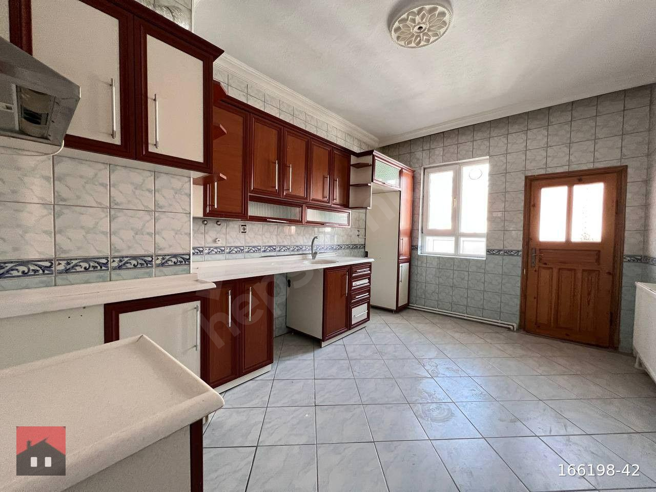 BAHÇELİEVLER MH. 3+1 ÜÇ CEPHELİ UYGUN FİYATLI SATILIK DAİRE