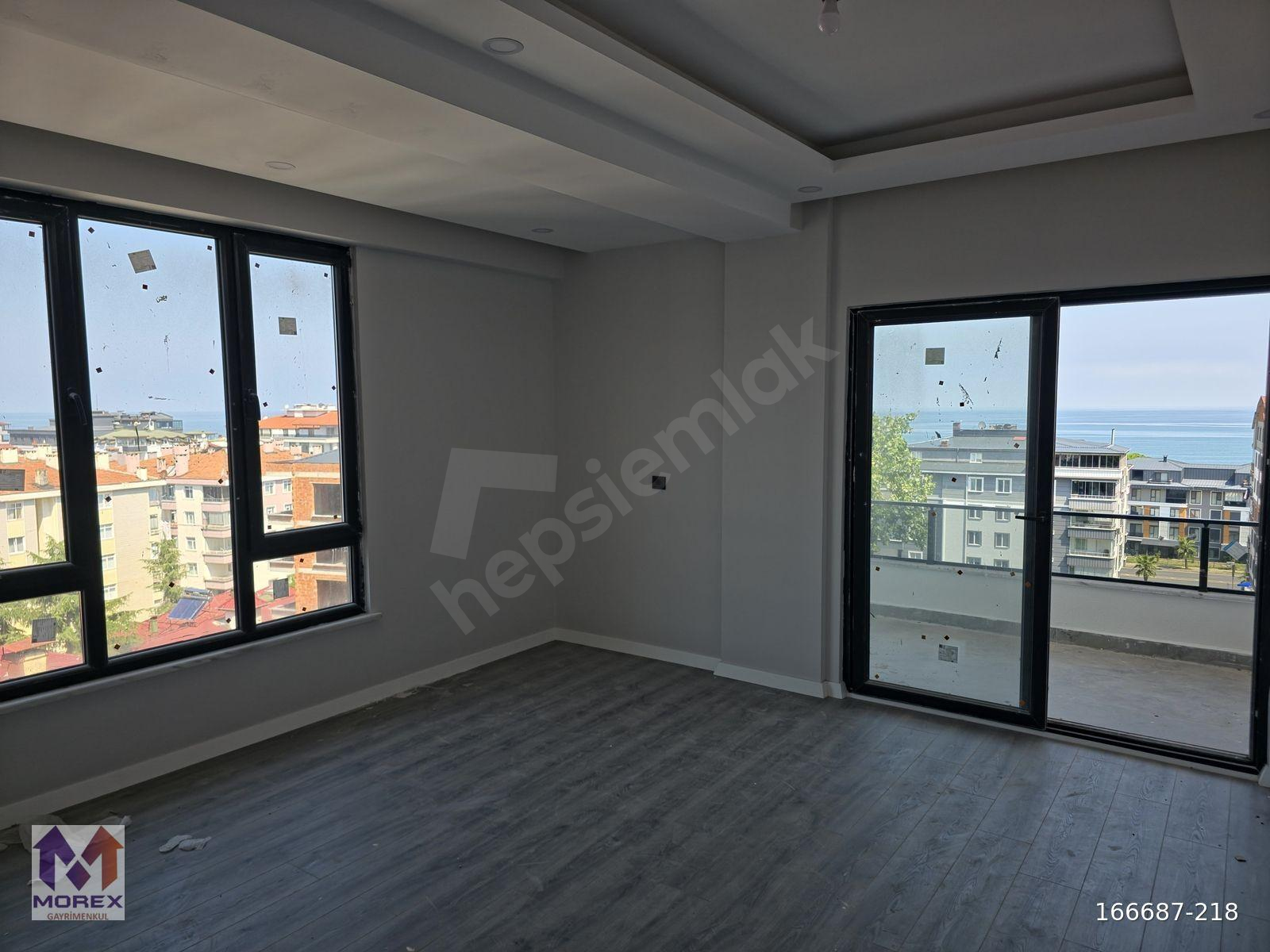FIRSAT! SAHİLE YÜRÜME MESAFESİ SIFIR, AYRI MUTFAK 3+1 DAİRE