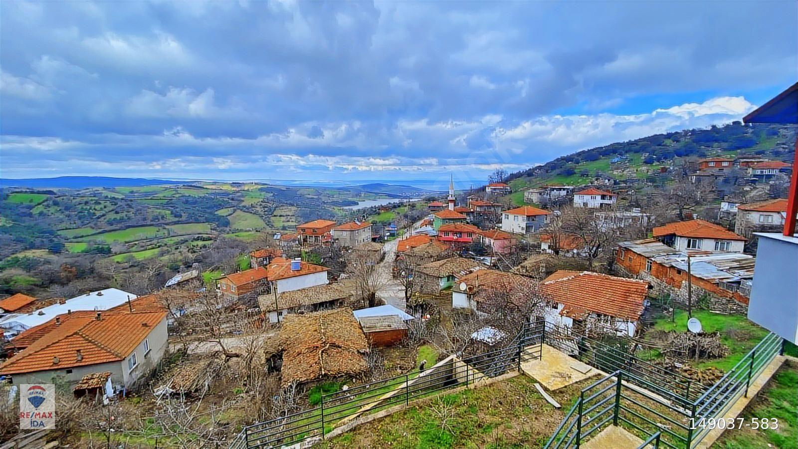 Lapseki Taştepe de Müstakil Girişli Deniz Manzaralı Satılık 2+1