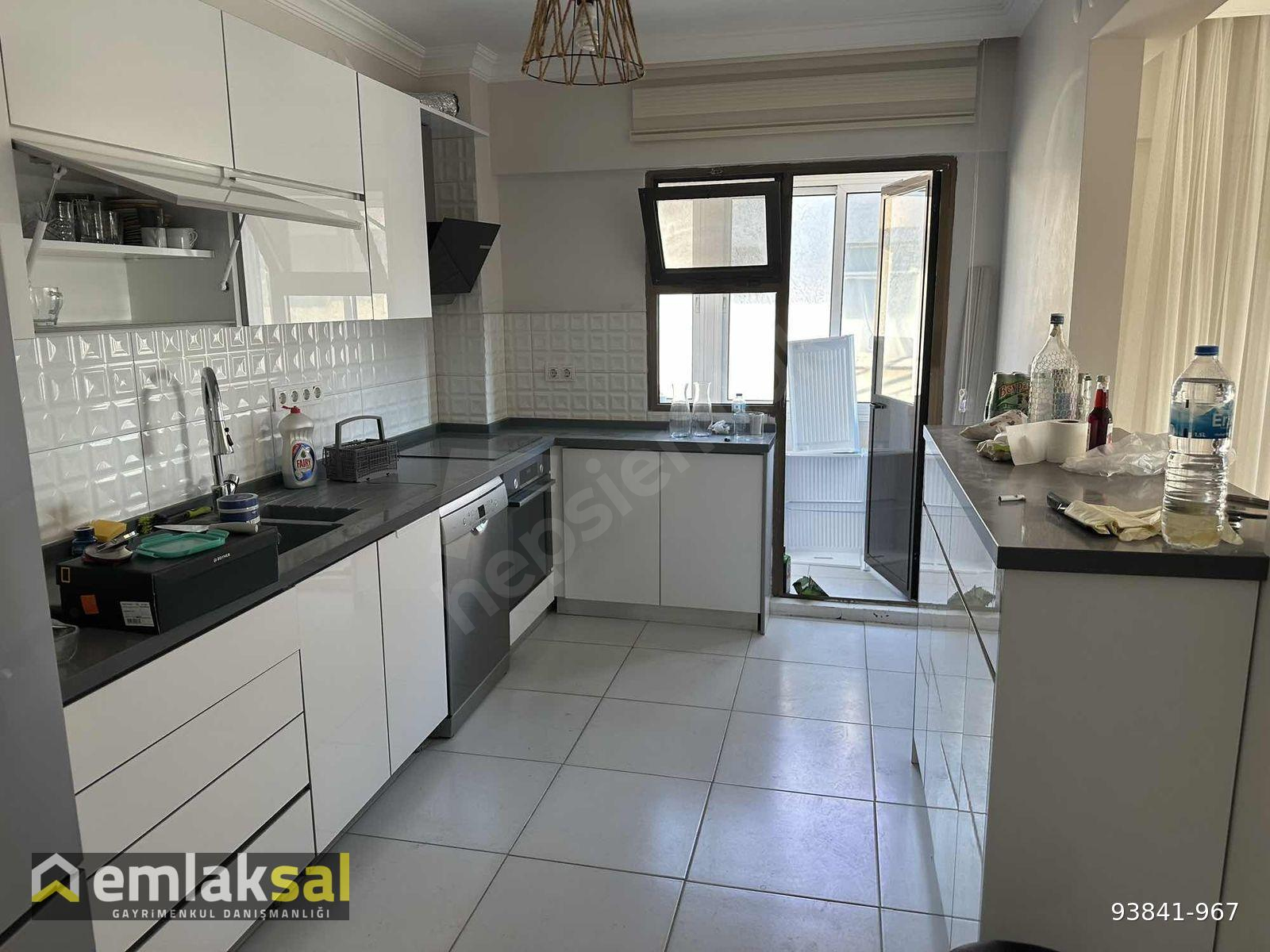MUHTEŞEM konumda 3+1 145 m2 bakımlı daire