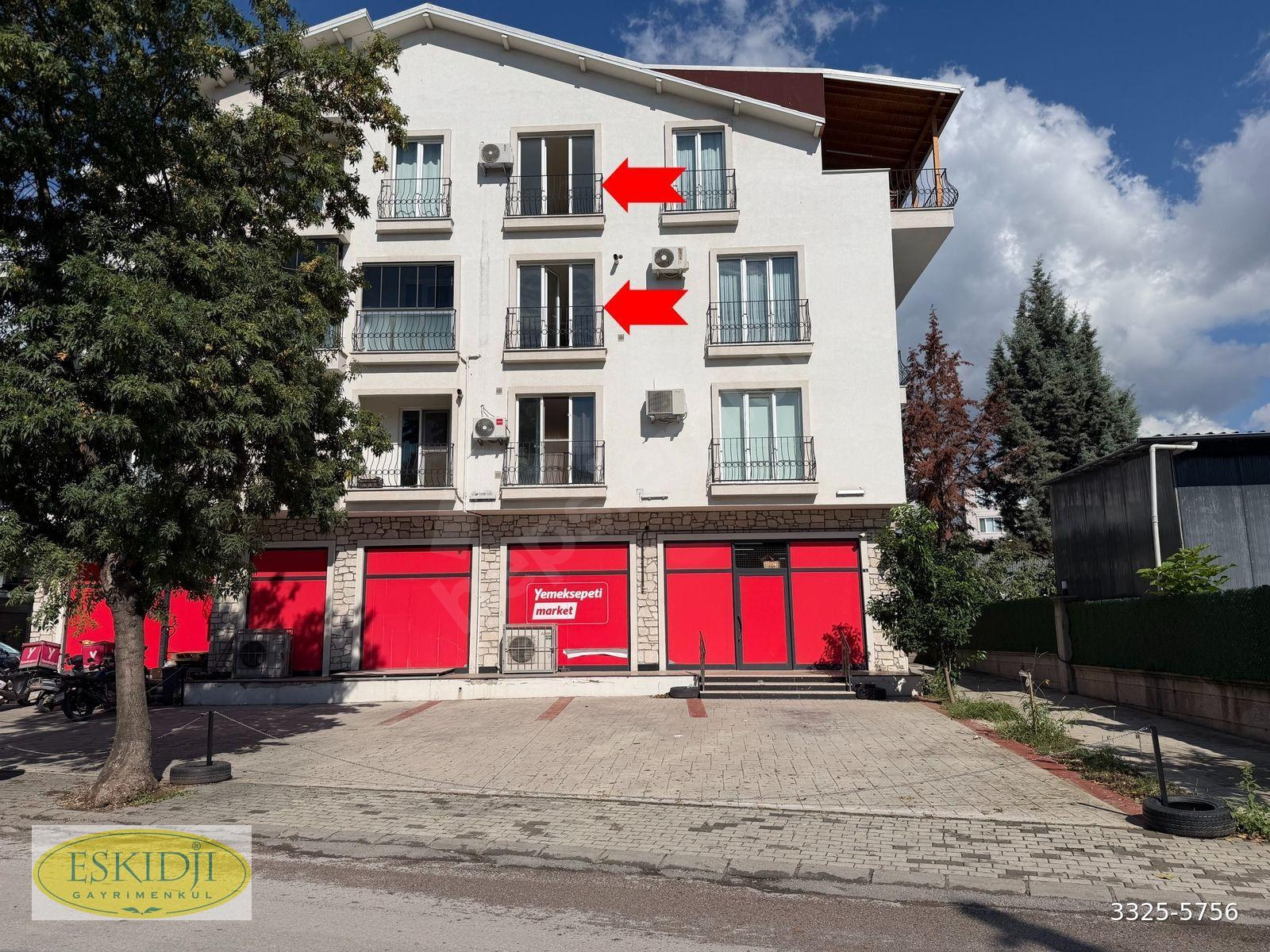 ESKİDJİden TRAMVAY DURAĞINA YÜRÜME MESAFESİNDE 1+1 DAİRE