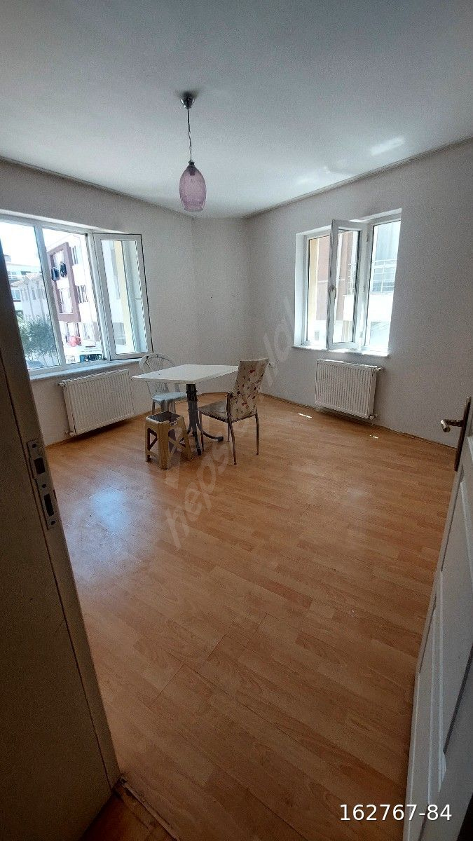 halk caddesi yanı kiralık 2+1 daire