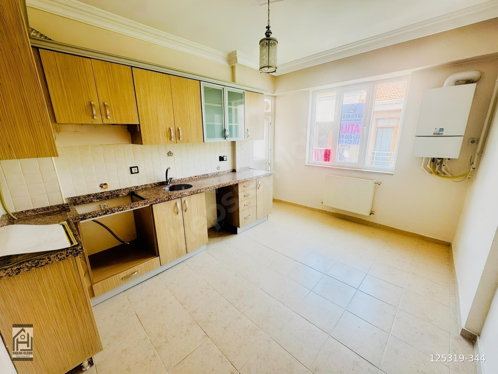 ODUNPAZARI HUZUR MAH 3+1 125 M2 KOMBİLİ BALKONLU DUŞAKABİNLİ