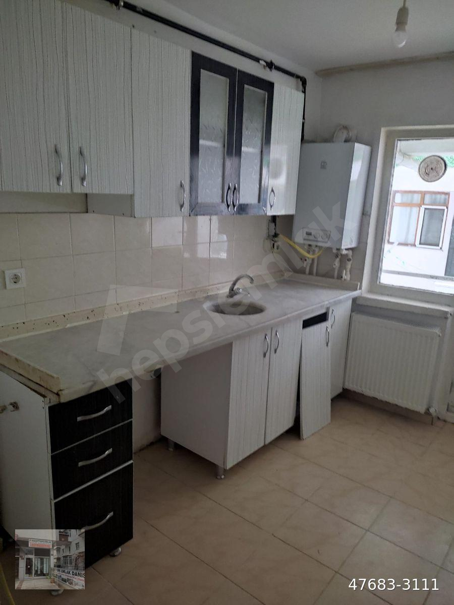 ŞAHAP GÜRLER MAH.2+1 KOT. 1. DE BAĞIMSIZ YAPILI BALKONLU DAİRE.