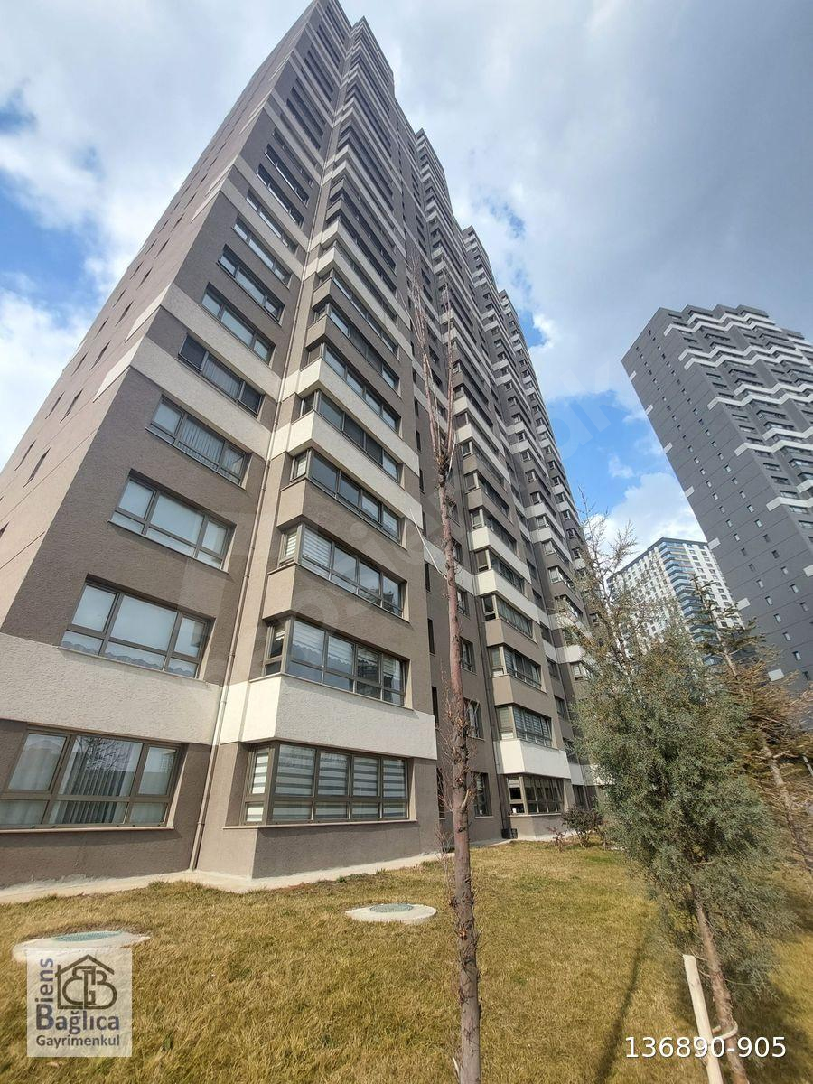 KAŞMİR GÖL EVLERİNDE SATILIK FULL YAPILI 4+1 DAİRE