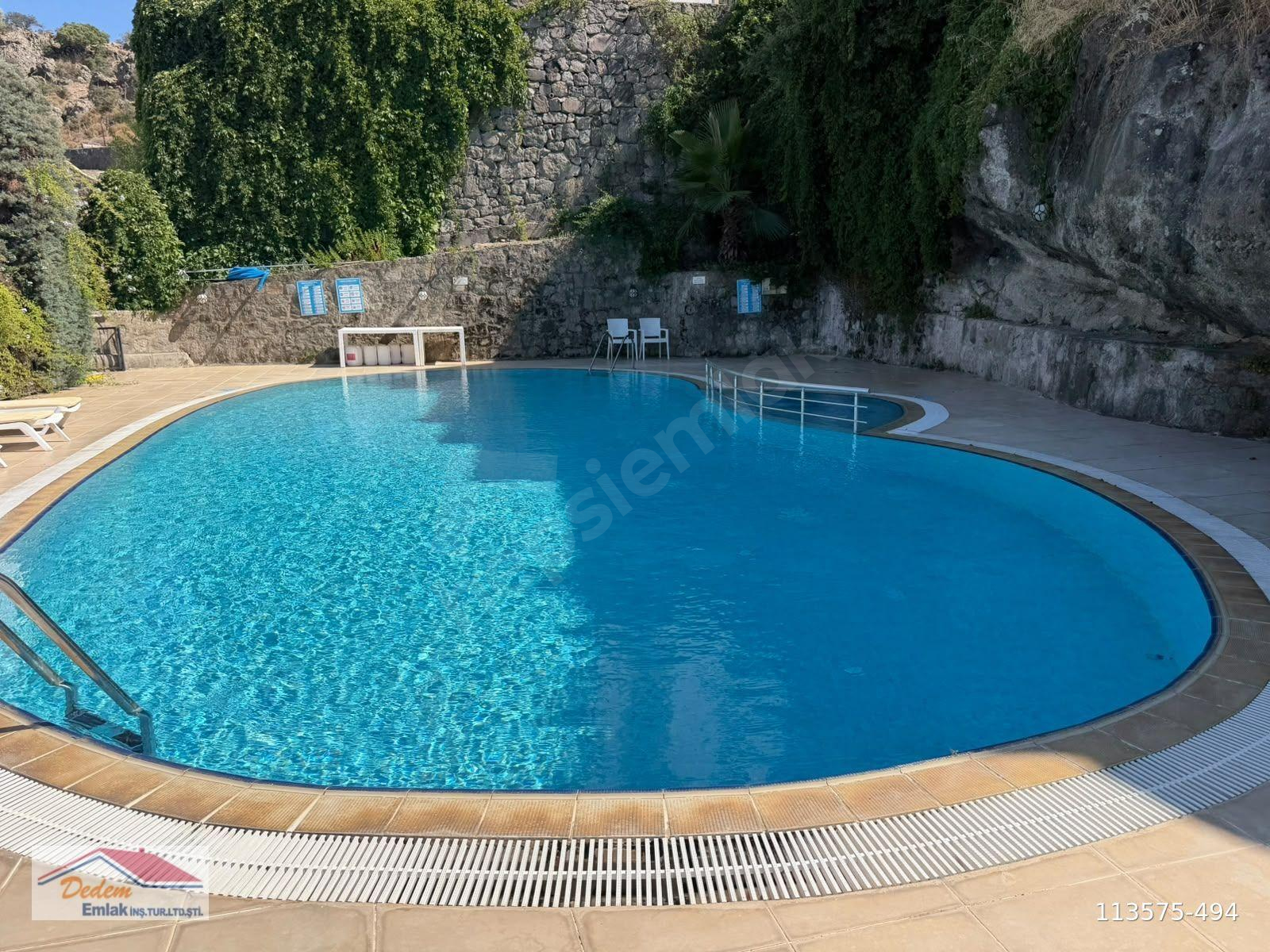 Bodrum Gündoğan Merkezde Butik Site İçinde Eşyalı Kiralık 2+1