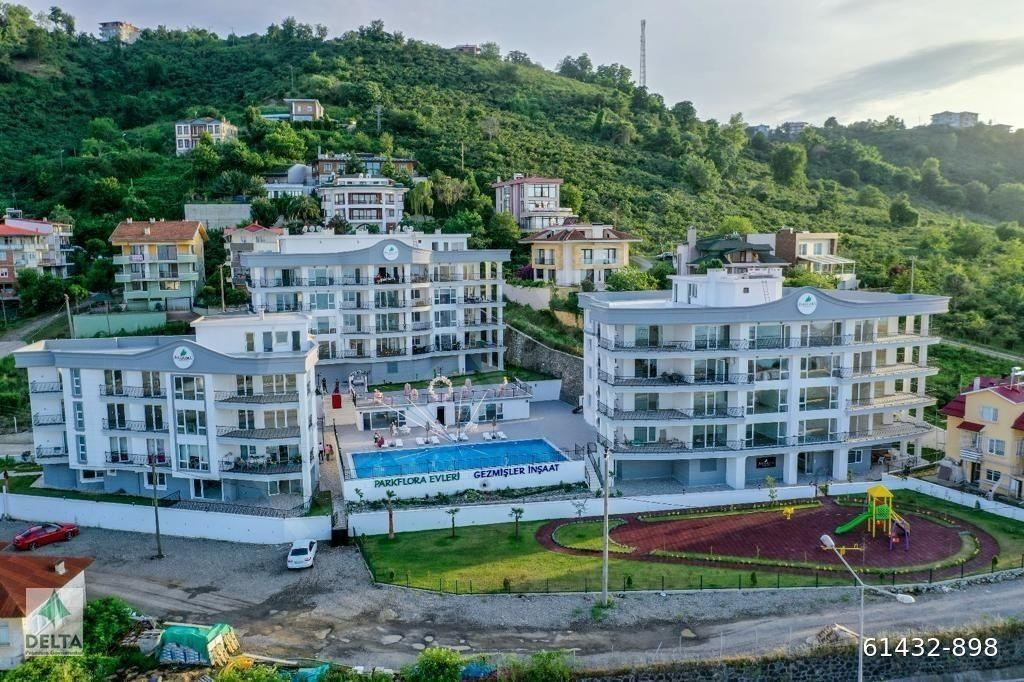 BULANCAK PARKFLORA EVLERİ'NDE SATILIK 5+1 BAHÇE KATI LÜKS DAİRE