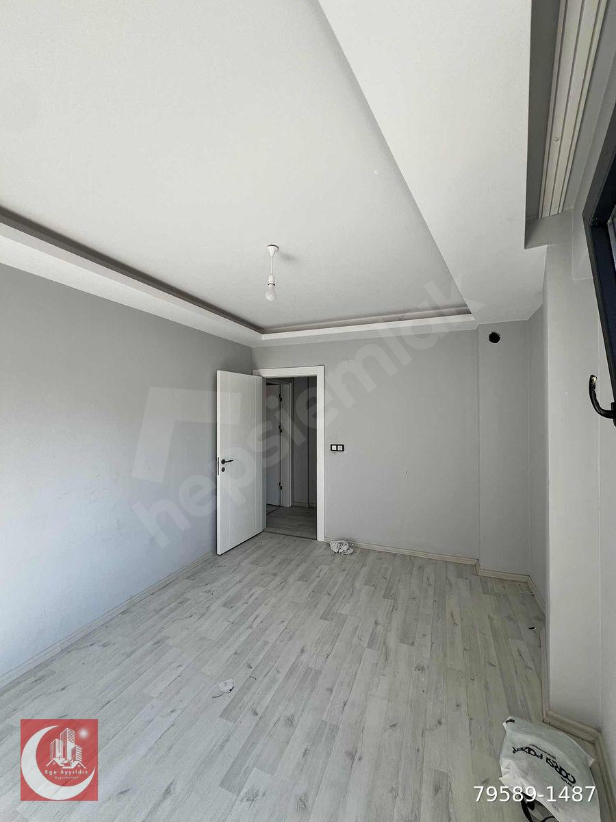 Ege Ayyıldız'dan Orta mahallede satılık 1+1 eşyasız daire