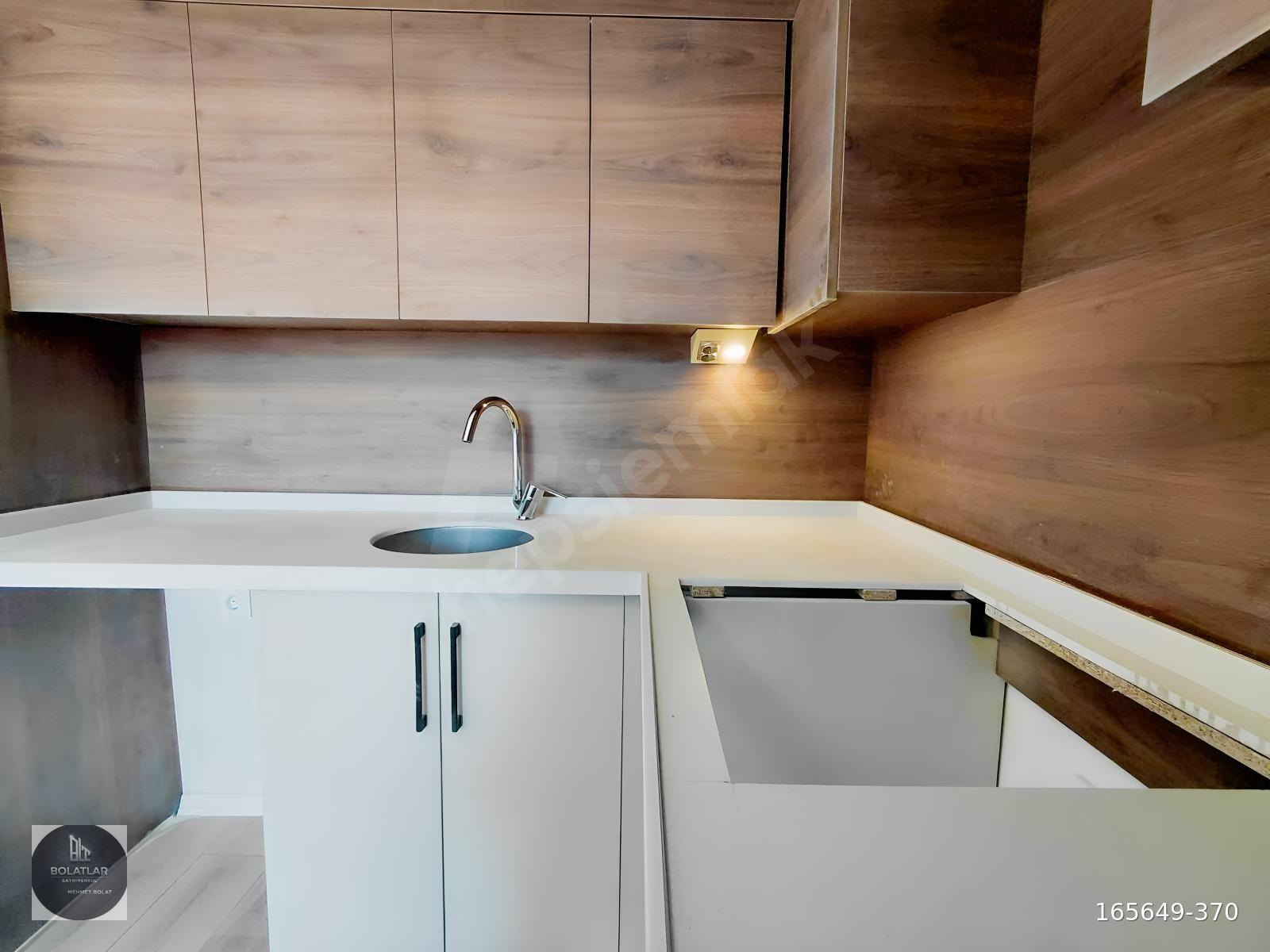 ÇAMLICA MH.EN GÜZEL KONUMUNDA ULTRA LÜKS 1+1 DAİRE