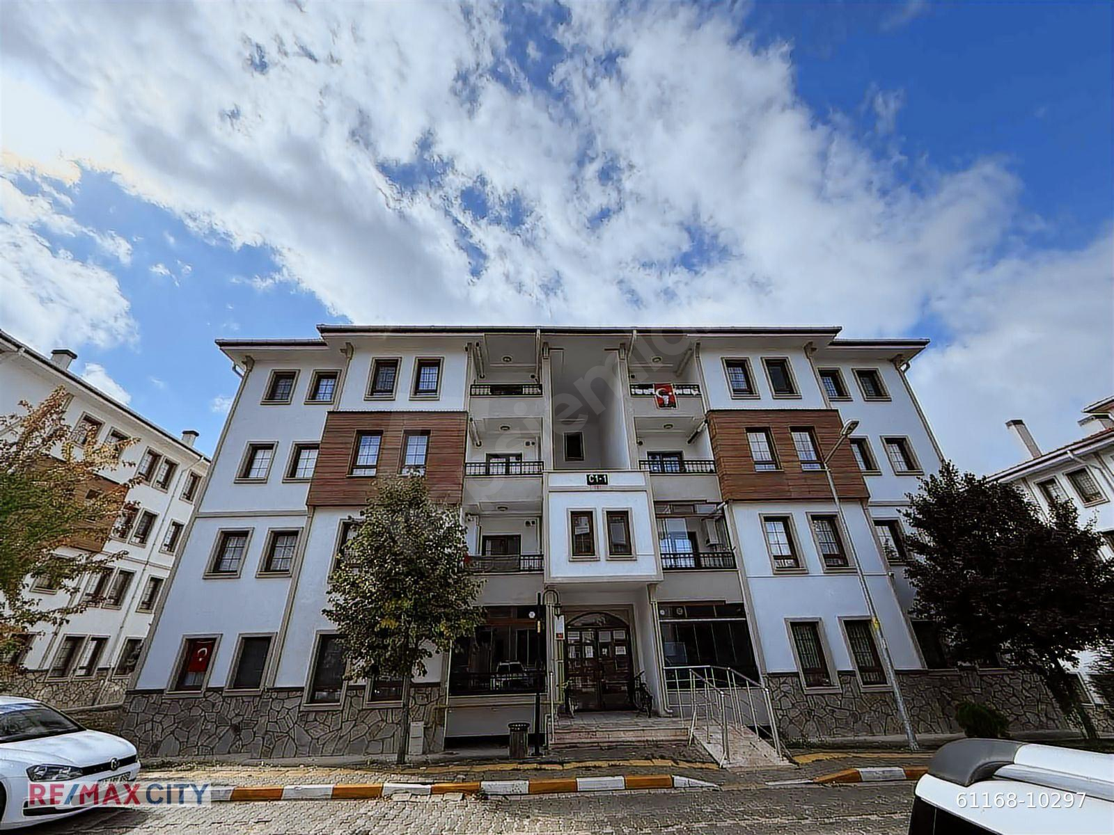 REMAX CİTY'DEN MUDURNU TOKİ 4.ETAP DA SATILIK 3+1 DAİRE!!!