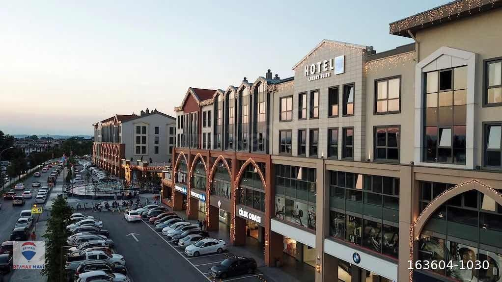 REMAX MAVİ'DEN CADDE 54 AVM DE 1+0 EŞYALI KİRALIK DAİRE