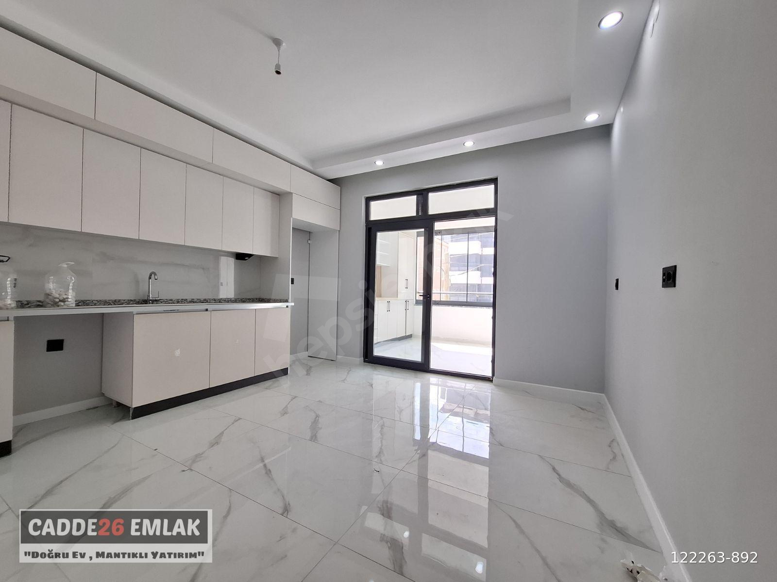 CADDE26 DAN ALBAYRAK BULVARI DİBİNDE ÖZEL GARAJLI 3+1 DAİRE