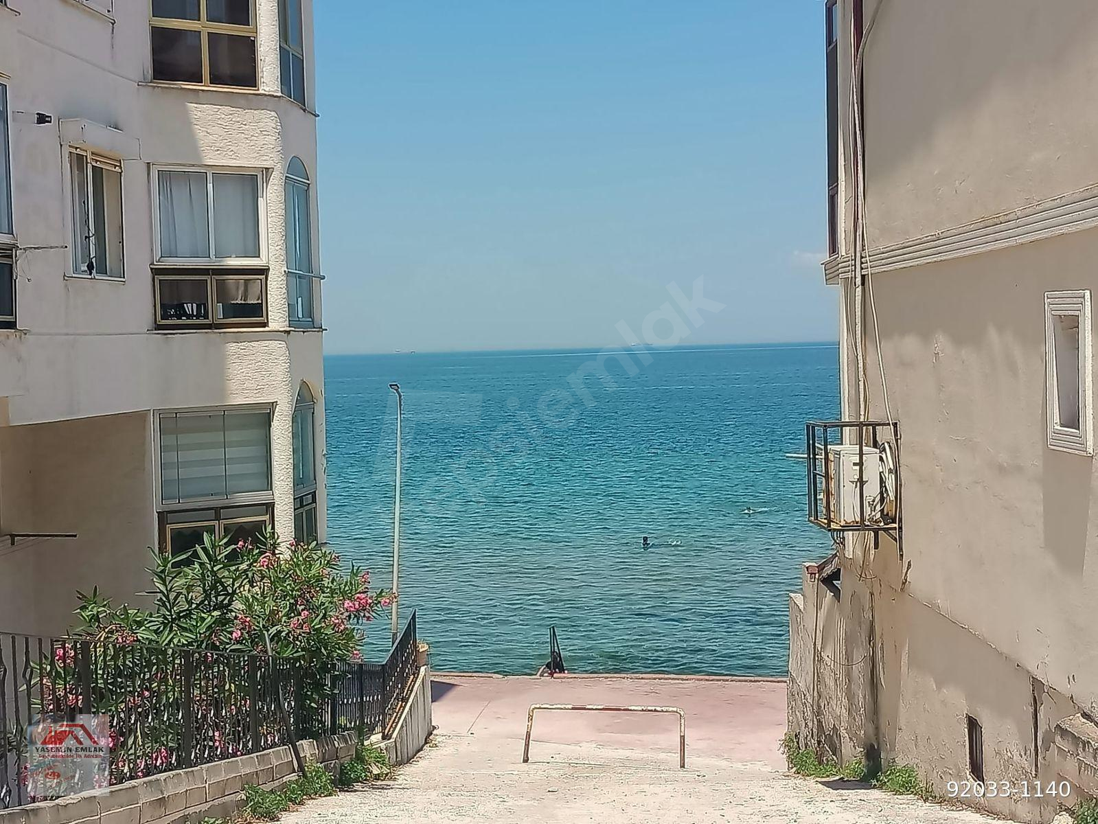 YASEMIN EMLAKTAN ÇINARCIK ÇAMLIK DENİZ MANZARALI MASRAFSIZ EŞYALI 1+1 DAİRE