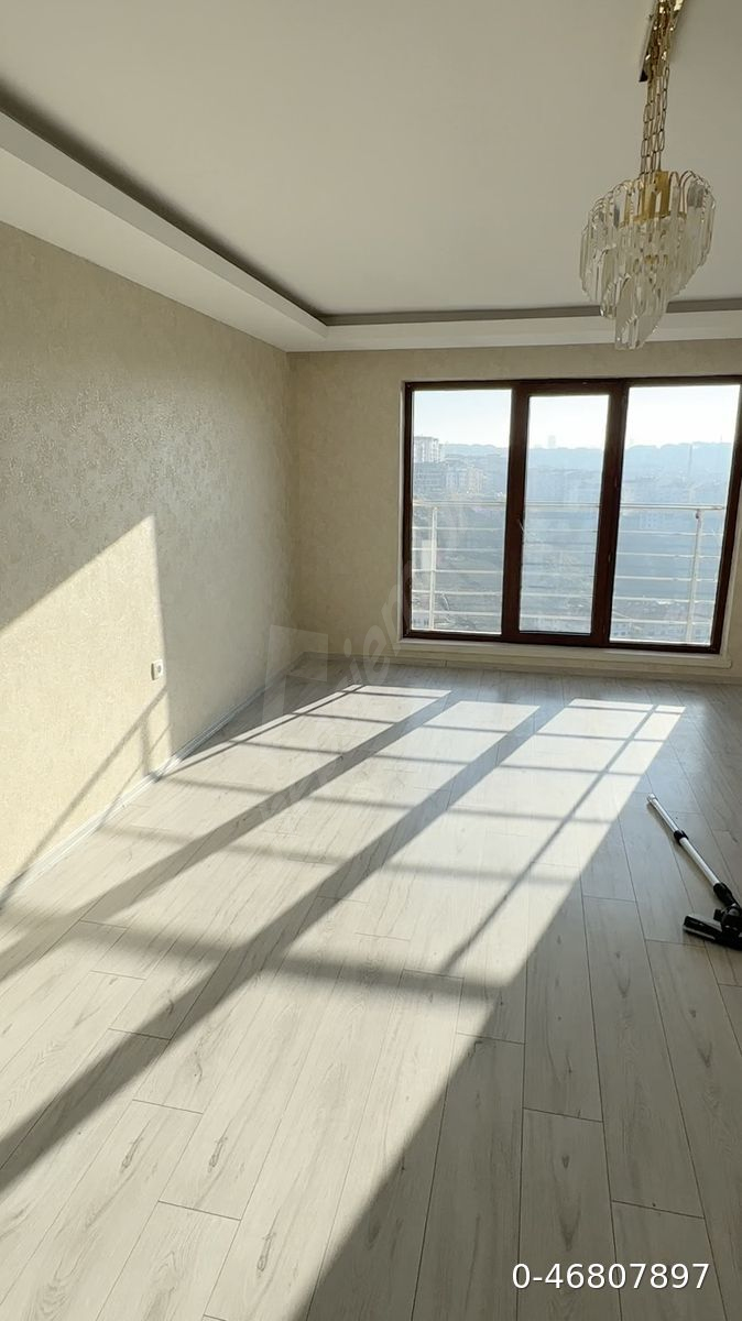 Sahibinden/ Büyük balkonlu / önü açık/ manzaralı/ tertemiz / 14. Kat