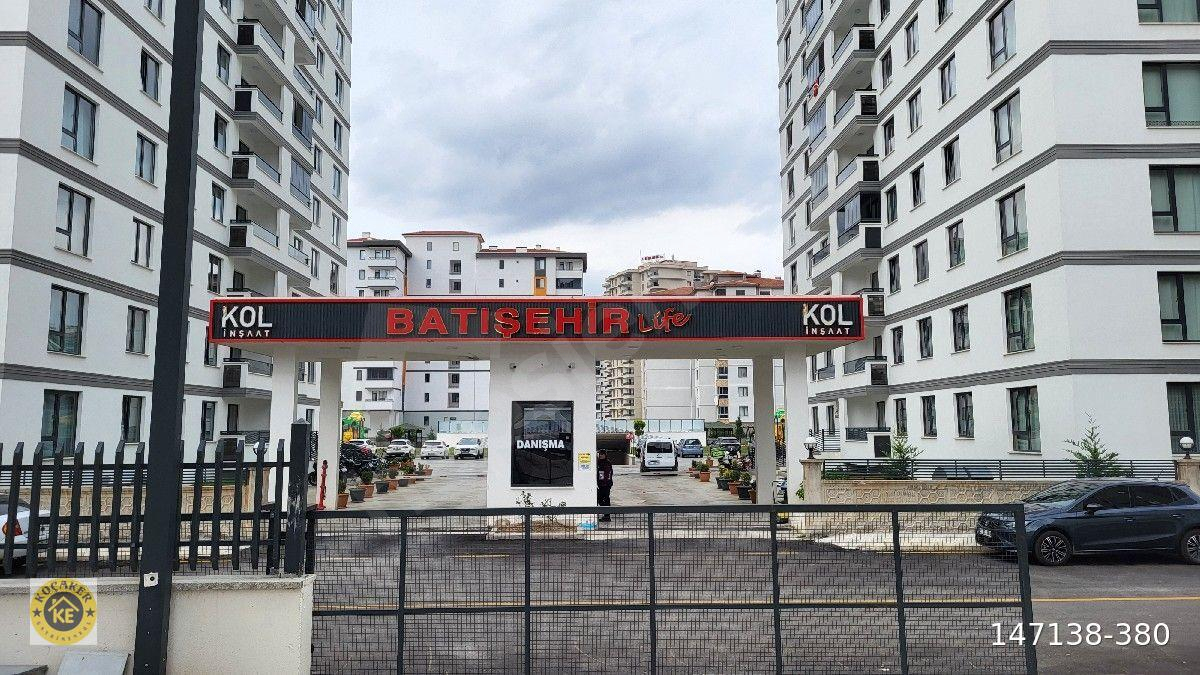 Koçaker den Göllü bağları mah.Ataşehir Life KİRALIK 4+1 dare