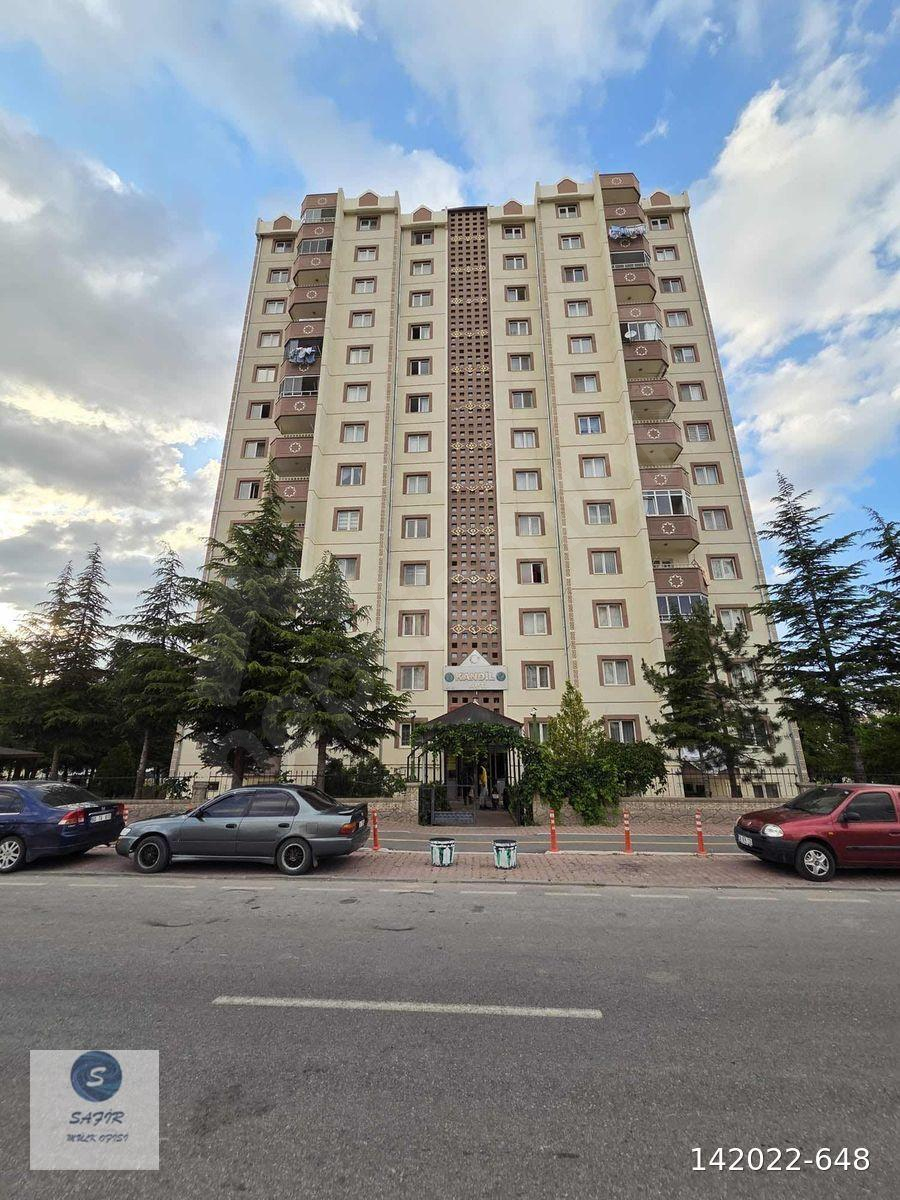 SAFİR`DEN BEYAZŞEHİR`DE CADDE ÜZERİNDE BAKIMLI TEMİZ DAİRE!