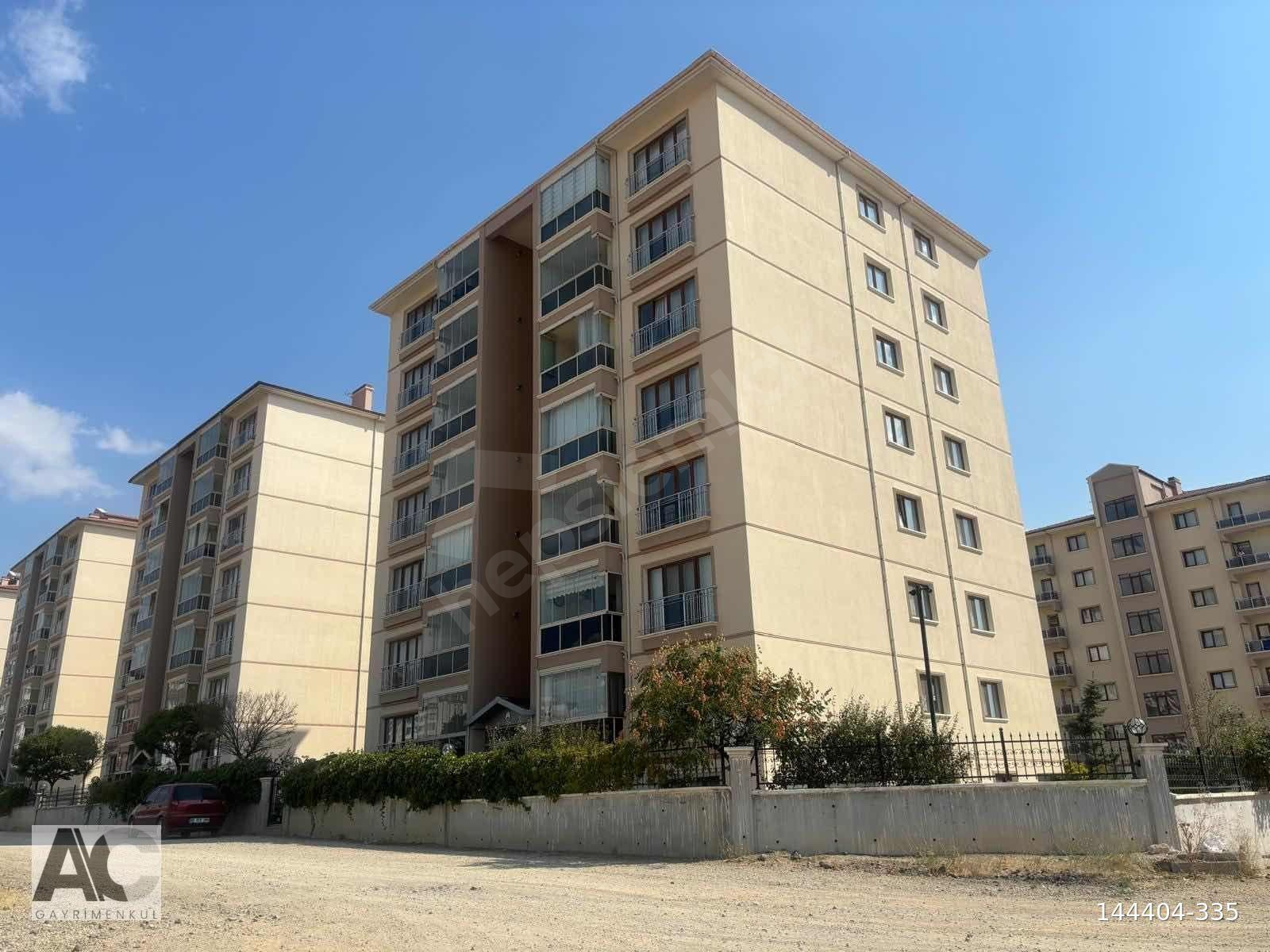 AC GAYRİMENKULDEN 3+1 OKUL DİBİ FULL YAPILI İSKANLI AYAKENT