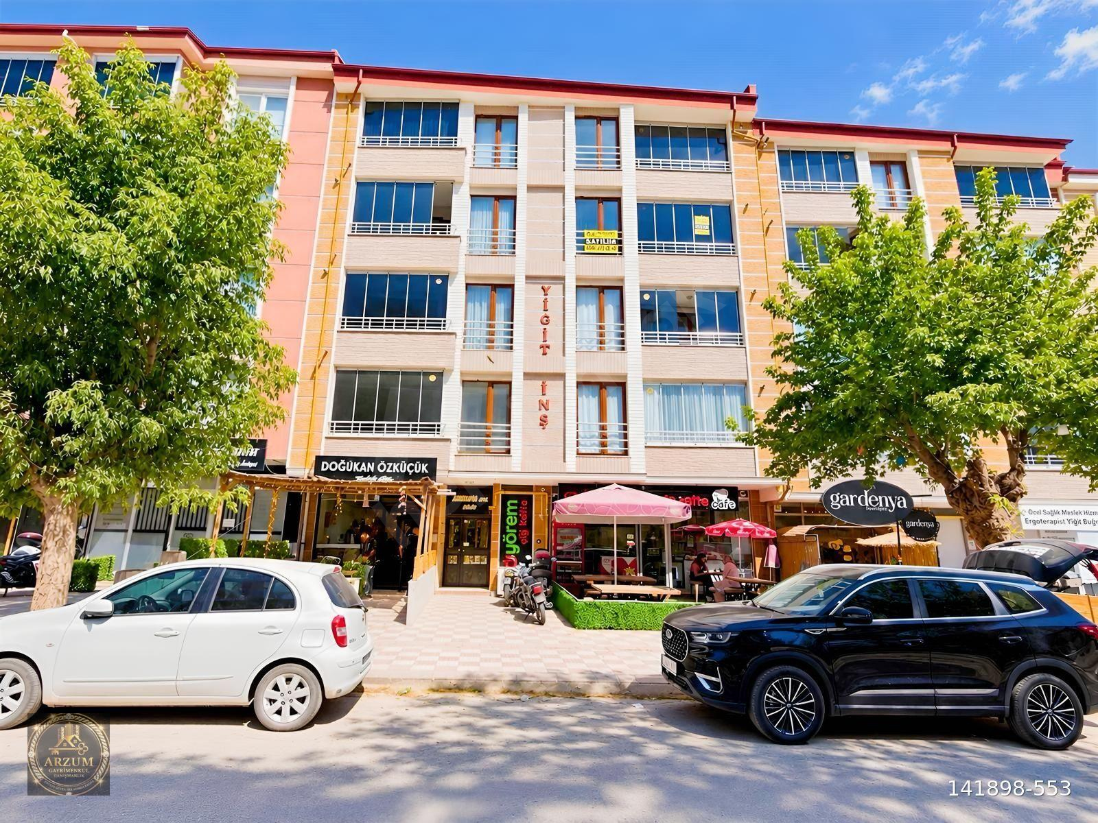MERZİFON LİSE CADDESİNDE 2+1 ULTRA LÜKS DAİRE ~ ARA ~ KAT