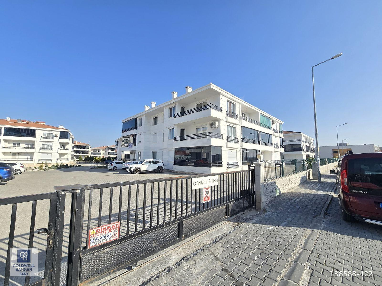 Ayvalık 150 Evlerde Geniş Site İçinde Satılık 3+1 Daire